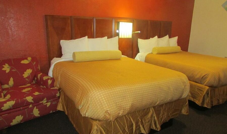 Rooms, Magnuson Hotel Cedar City